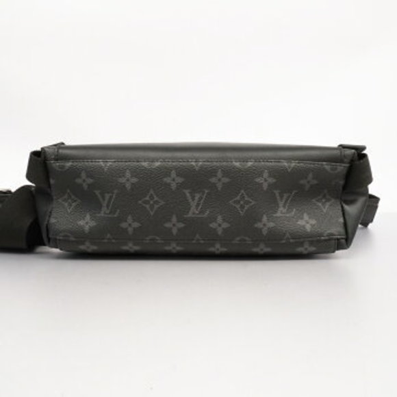 Louis Vuitton Monogram Eclipse Messenger Voyage PM Shoulder Bag - Picture 3 of 8